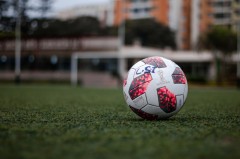 记者：皇马中卫目标还包括热刺中卫！穆里尼奥：未来会执教葡萄牙